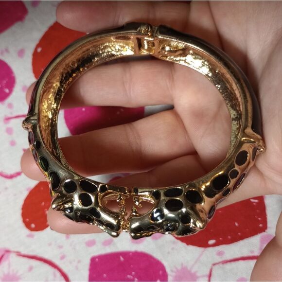 NWT gold and black enamel hinged leopard cuff bracelet - Picture 1 of 13